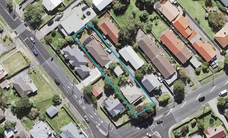 2/139 Titirangi Road, New Lynn, Auckland - Carousel 1