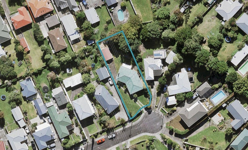 14 Marlene Avenue, Te Atatu South, Auckland - Carousel 1