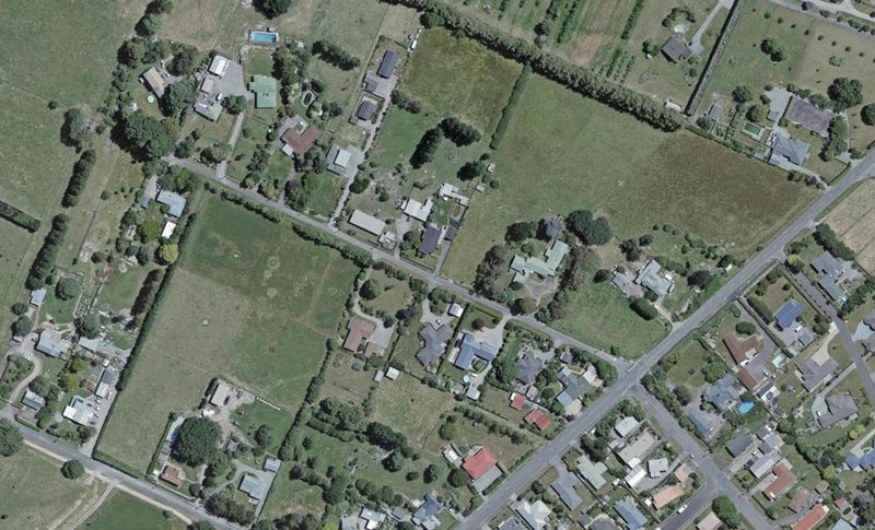 16 Green Lane Road, Masterton - Carousel 1