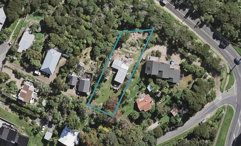 200 Ocean View Road, Oneroa, Waiheke Island - Carousel 1