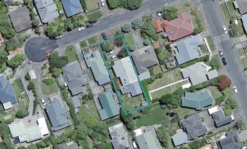 7 Dasent Street, Karori, Wellington - Carousel 1