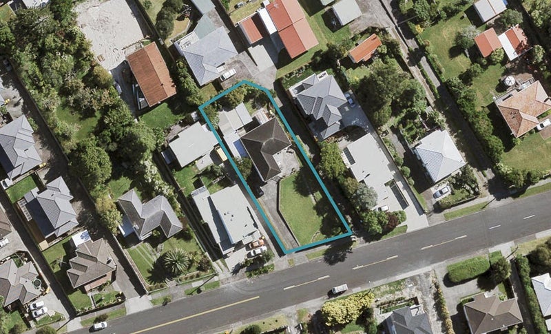 12 James Laurie Street, Henderson, Auckland - Carousel 1
