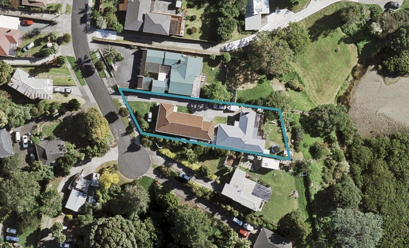 12A Lucas Place, Weymouth, Auckland - Carousel 1