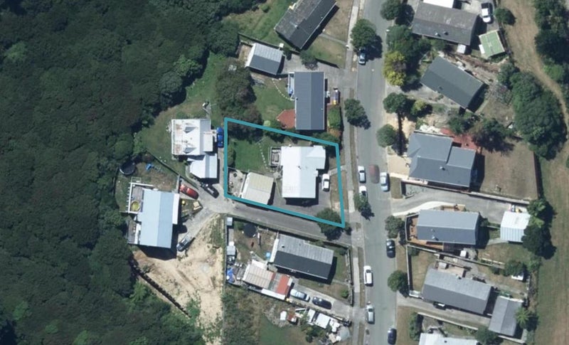6 Stemhead Lane, Whitby, Porirua - Carousel 1