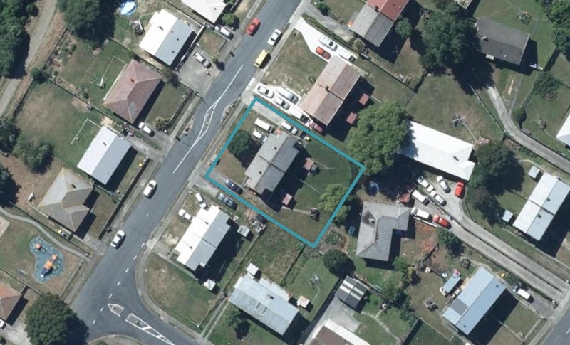 40 Waihemo Street, Waitangirua, Porirua - Carousel 1
