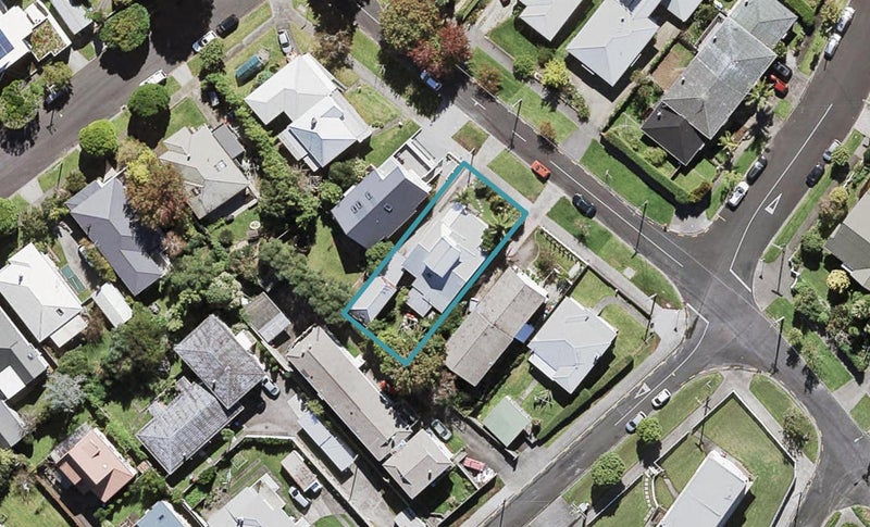 9 Lloyd Avenue, Mount Albert, Auckland - Carousel 1