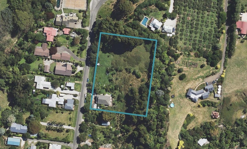 39 Lysnar Street, Okitu, Gisborne - Carousel 1