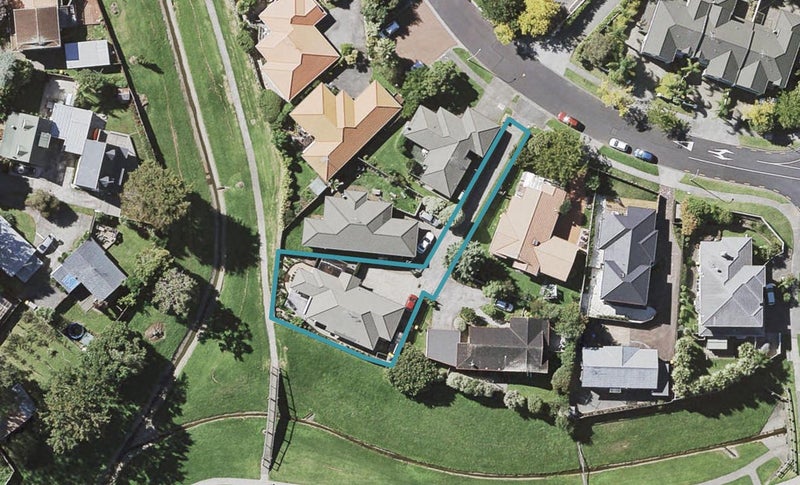 12 Gillett Place, Botany Downs, Auckland - Carousel 1