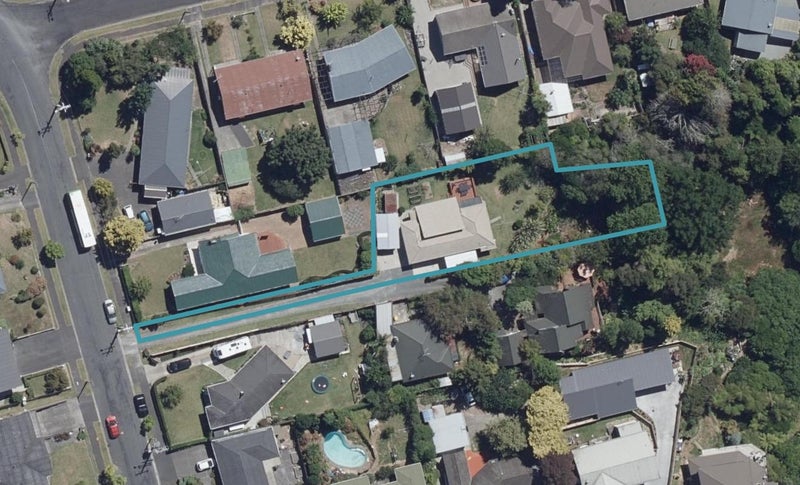 39 Berkley Avenue, Hillcrest, Hamilton - Carousel 1