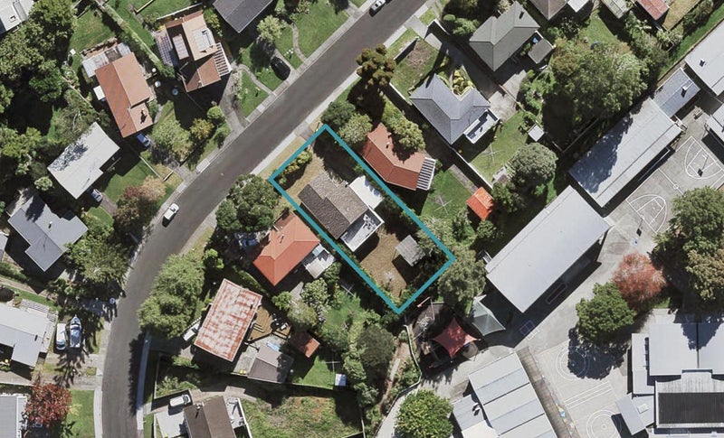 27 Compton Street, Hillcrest, Auckland - Carousel 1