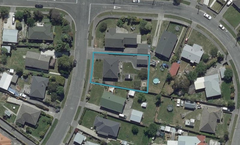 44 Fenchurch Street, Redwood, Christchurch - Carousel 1