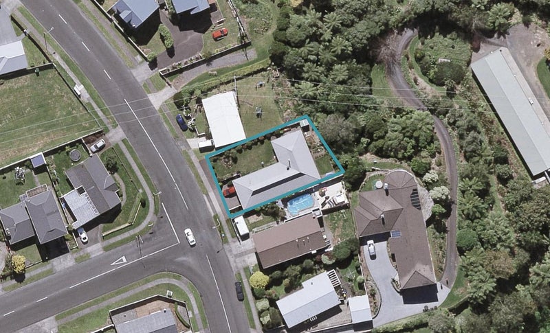128 Heta Road, Highlands Park, New Plymouth - Carousel 1