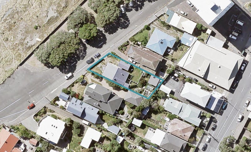 99 Marine Parade, Eastbourne, Lower Hutt - Carousel 1