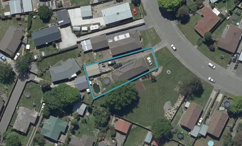 61 Malabar Crescent, Broomfield, Christchurch - Carousel 1