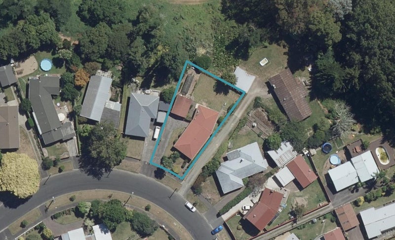 115 Fitzroy Avenue, Fitzroy, Hamilton - Carousel 1