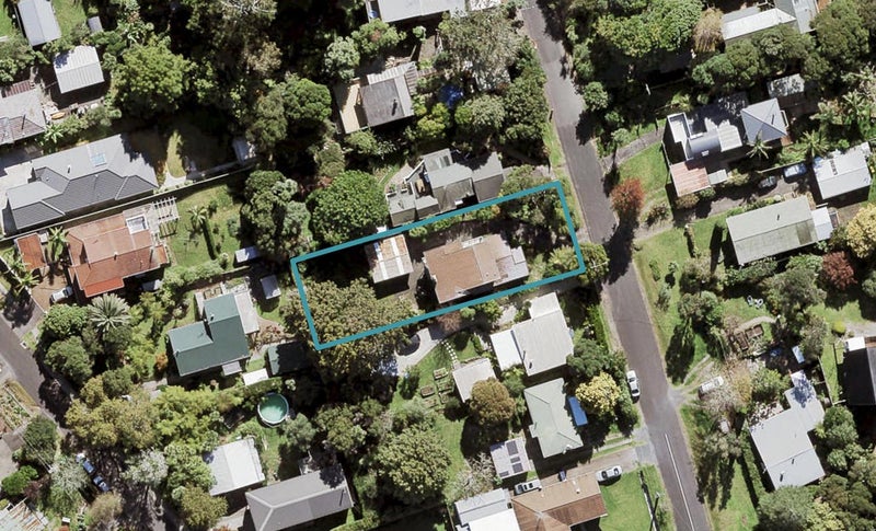 9 George Avenue, Herald Island, Auckland - Carousel 1