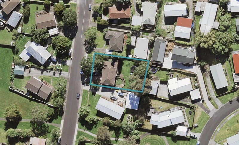28 Fitzherbert Avenue, West Harbour, Auckland - Carousel 1