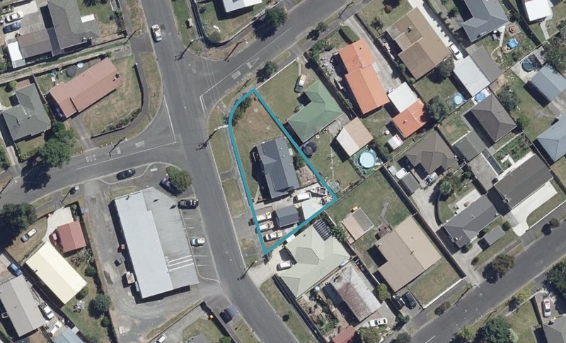 15 Prisk Street, Melville, Hamilton - Carousel 1