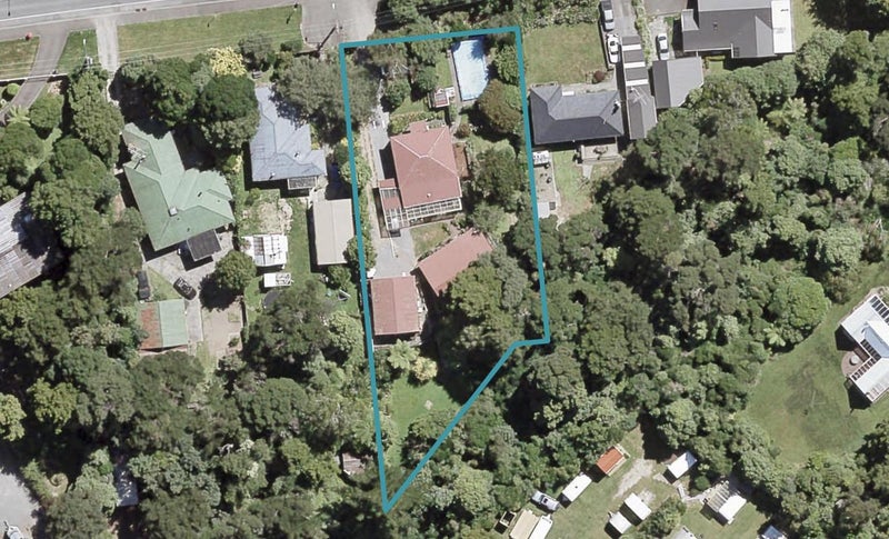 692 MAIN RD NORTH, MAORIBANK, UPPER HUTT - Carousel 1