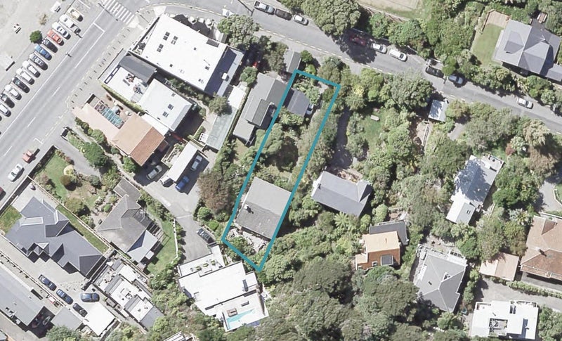 4 Moana Road, Days Bay, Lower Hutt - Carousel 1