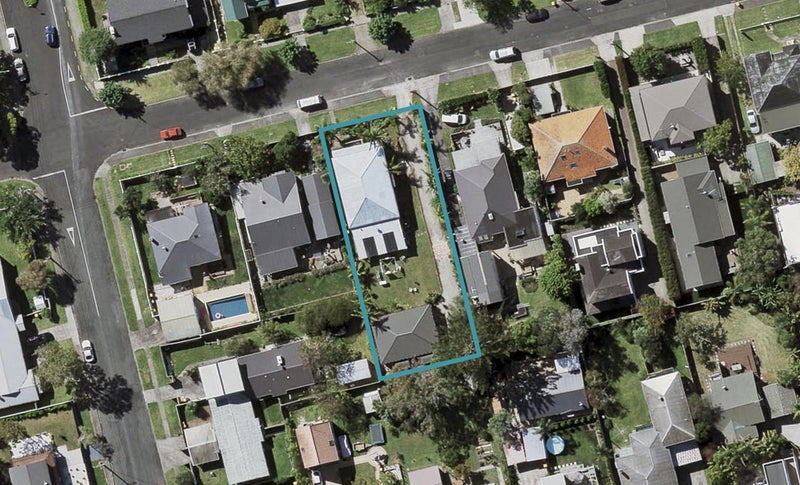 24 Beresford Street, Bayswater, Auckland - Carousel 1