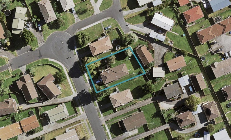 29 Hanford Place, Clendon Park, Auckland - Carousel 1