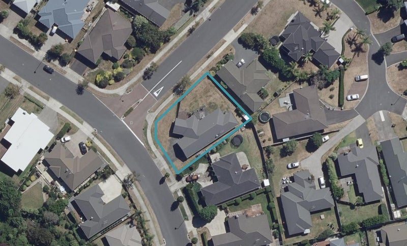 83 St James Drive, Huntington, Hamilton - Carousel 1