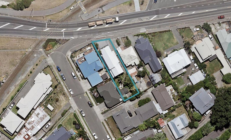 7 Breakwater Road, Bluff Hill, Napier - Carousel 1