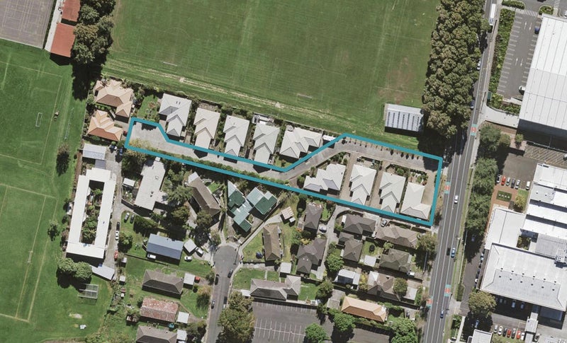 1 Benville Place, Royal Oak, Auckland - Carousel 1