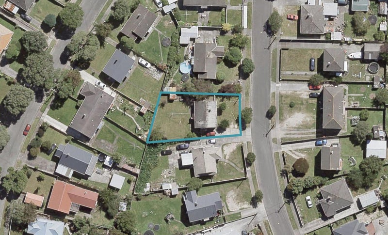 13 Compton Crescent, Taita, Lower Hutt - Carousel 1