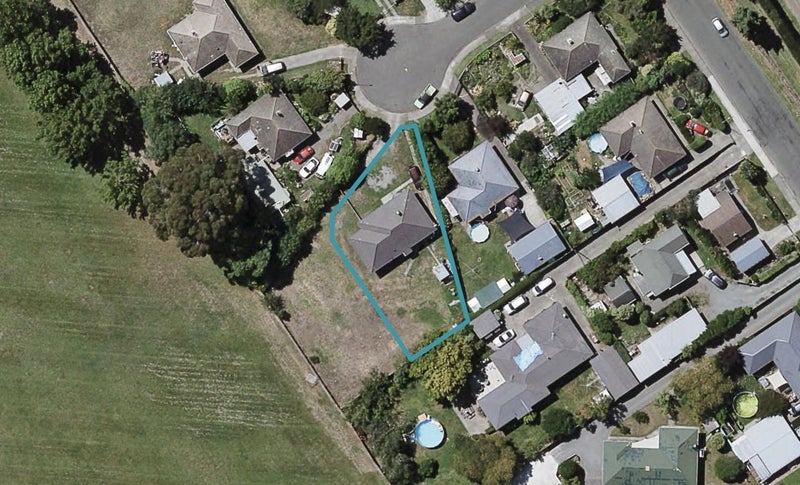 619 Collinge Place, Mayfair, Hastings - Carousel 1