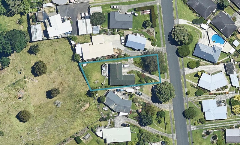 17 Upland Street, Brookfield, Tauranga - Carousel 1