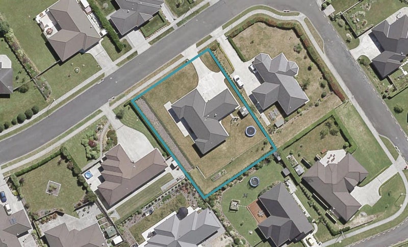10 Opal Avenue, Timberlea, Upper Hutt - Carousel 1