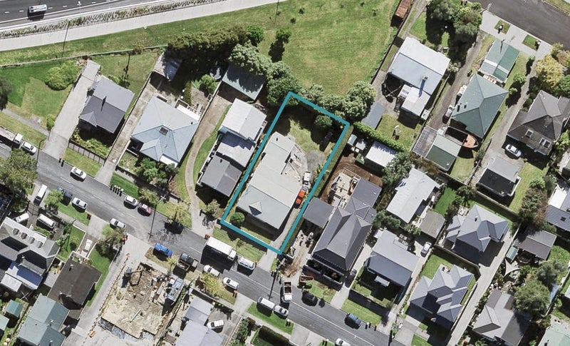 43 Bannerman Road, Morningside, Auckland - Carousel 1