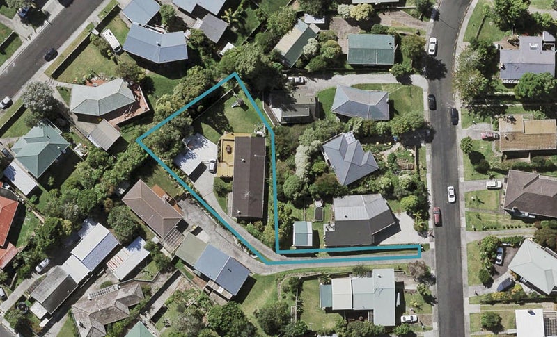 1/14 Lyford Crescent, Sunnynook, Auckland - Carousel 1