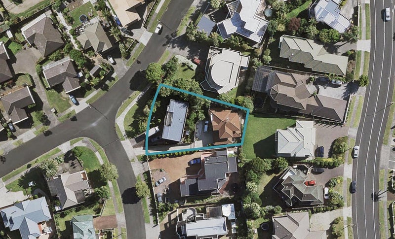 1/10 Ribbonwood Crescent, Goodwood Heights, Auckland - Carousel 1