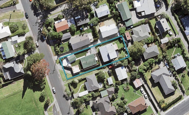 2/49 Tramway Road, Beach Haven, Auckland - Carousel 1