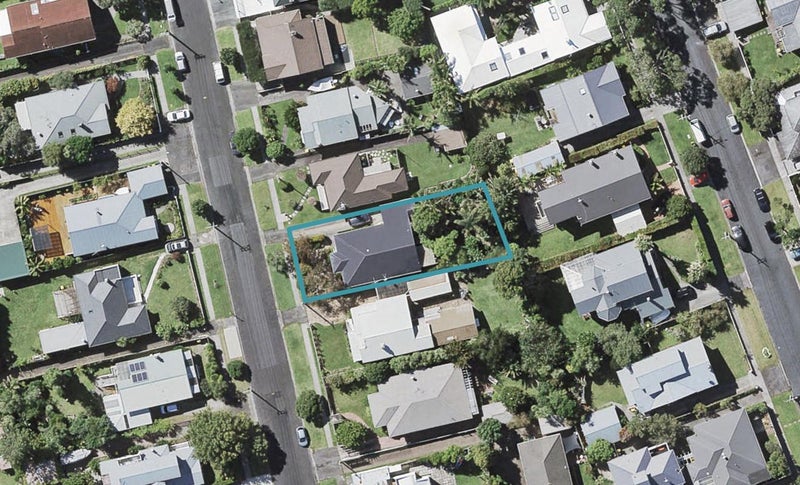 16 Wicklow Road, Narrow Neck, Auckland - Carousel 1