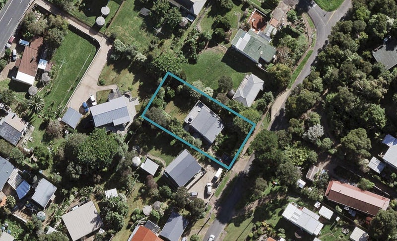 24 Whakarite Road, Ostend, Waiheke Island - Carousel 1