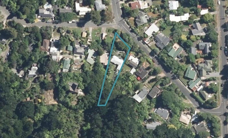 42 Jocelyn Crescent, Pinehaven, Upper Hutt - Carousel 1