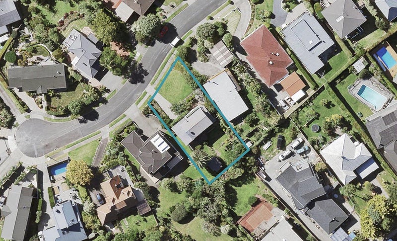 20 Copperfield Terrace, Mellons Bay, Auckland - Carousel 1