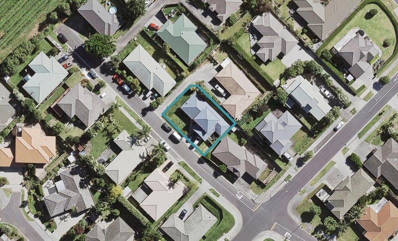 1A Xena Way, Henderson, Auckland - Carousel 1