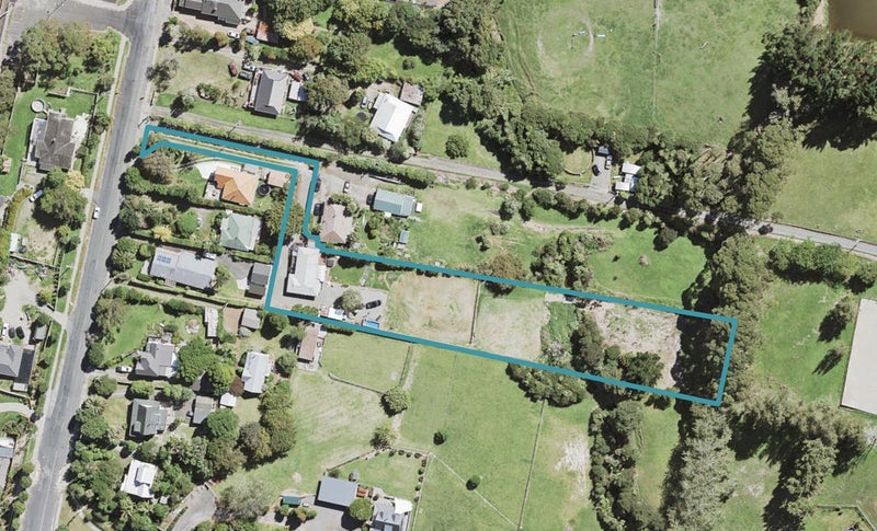 15 Township Road, Waitakere, Auckland - Carousel 1
