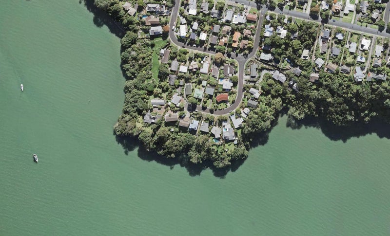 18 Valkyria Place, Beach Haven, Auckland - Carousel 1