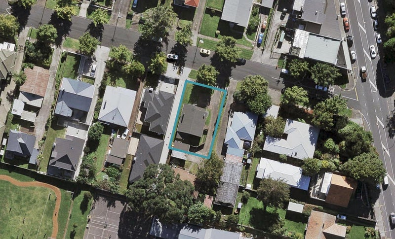 4 Beckenham Avenue, Royal Oak, Auckland - Carousel 1