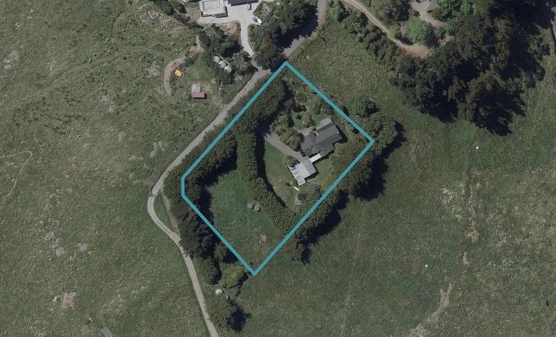 3 Broadleaf Lane, Heathcote Valley, Christchurch - Carousel 1