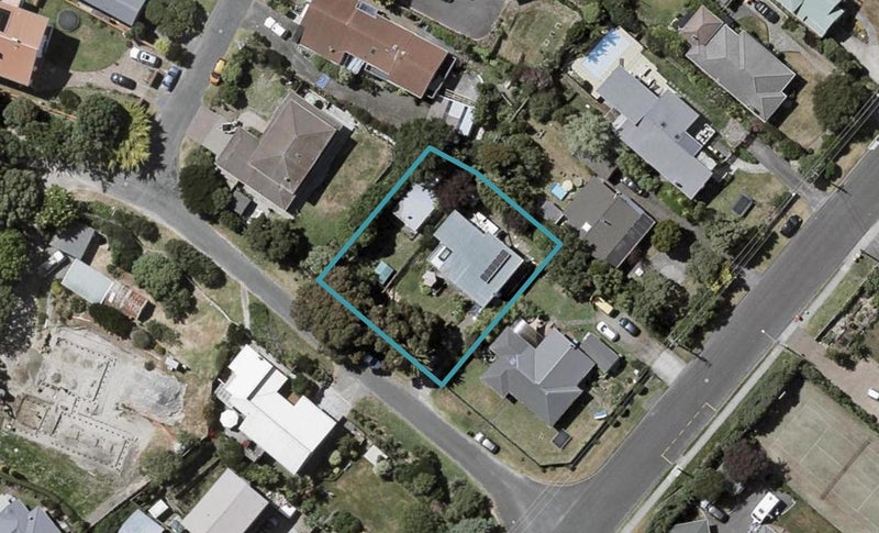 11 George Street, Paraparaumu Beach, Paraparaumu - Carousel 1
