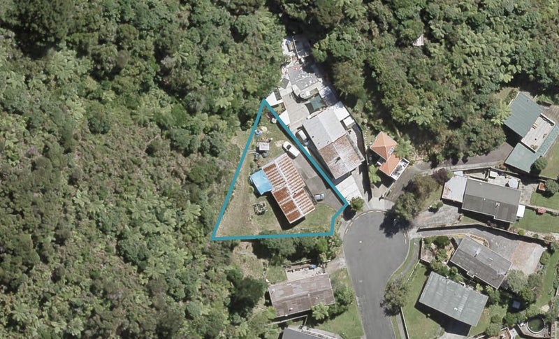 9 Bogle Grove, Stokes Valley, Lower Hutt - Carousel 1