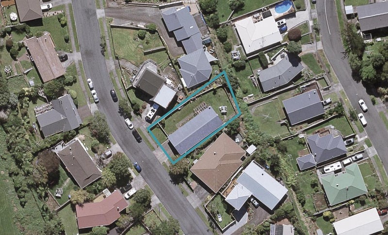 10 La Salle Drive, Westown, New Plymouth - Carousel 1
