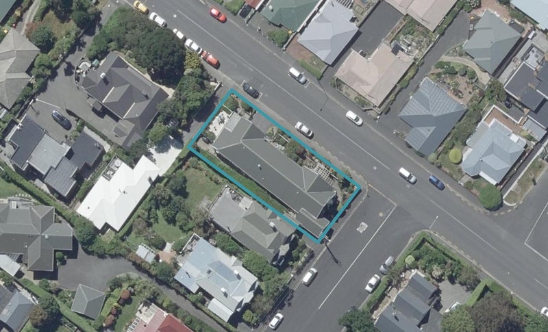 44 Balmacewen Road, Maori Hill, Dunedin - Carousel 1